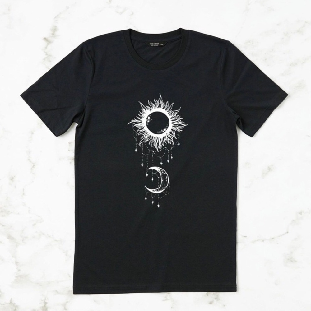 SHEIN Short Sleeve Sun and Moon Black Print Tee Size Large (L)